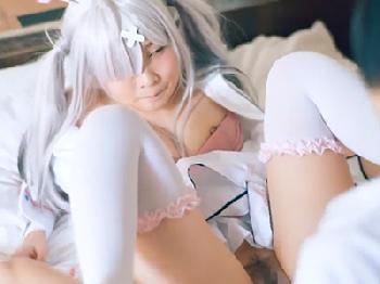 凄く可愛いコスプレ美少女と生姦!!奥までズンズン突かれて連続昇天
