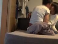 男に惚れ込んだ美少女は盗撮されようが気にせずペニスを離しません