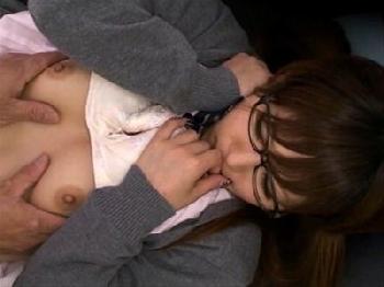 超キュートな女子校生が猥褻医者の餌食に!!治療と偽って思春期ヴァギナを犯され狂乱絶頂!!