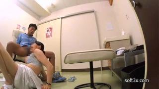 ガチガチに緊張して採精できない患者にセクロスな施しをするエロナース
