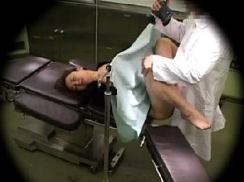 不妊治療に訪れた女性患者たちに治療と偽っておまんこ内射精するゲス医師の種付け記録映像!!