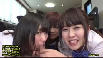 卑猥すぎる美少女女子校生コンビからペニスを狙われて精液が枯渇してしまいます