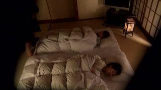 TV取材と偽って母娘に温泉旅行をプレゼントして夜間に寝取るエロ企画