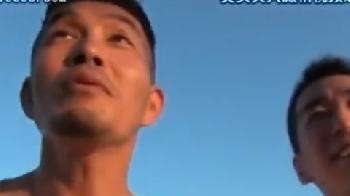 ビーチで股が緩そうな巨乳ギャルコンビを見つけたので即ナンパして乱交中出し交尾