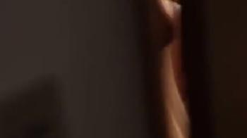 ランジェリー姿で雑誌を読んでいたお姉さん→弟が部屋に入ってきて発情して禁断性交