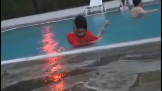 プール監視員のお姉さんがプール内に入ったら痴漢行為をされてそのまま挿入される