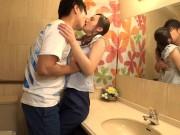 彼氏を愛しているのにサークルの飲み会に参加したら乱交性交した彼女