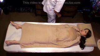 本格的オイルマッサージを受けたお姉さんは媚薬を混ぜられて発情し種付けされます