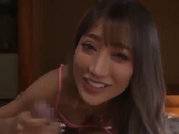 アルバイト先で出会った痴女なギャルお姉さんの逆夜這い