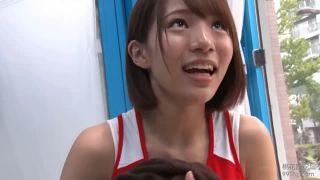 きわどいマッサージとは辛抱できず受け入れたらがっつりゴムなし挿入されるアスリート女子