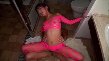 深酒で前後不覚になった黒ギャルは女陰濡らしてヤル気満々だし潮吹きまくりで猥褻ます