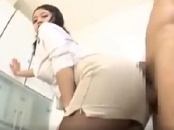 タイトスカート美女会社員の淫語責め