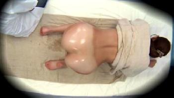 水着姿のお姉さんをマッサージと偽って騙し脱がして挿入するのは簡単です