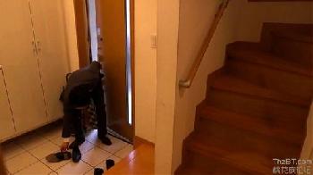 デカ乳が目立ちすぎて義父から狙われてしまい肉体関係を続ける巨乳人妻