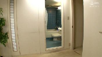 夫が相手にしてくれずオナニーで性的欲求を満たす爆乳人妻→義理息子にバレて即ズボ