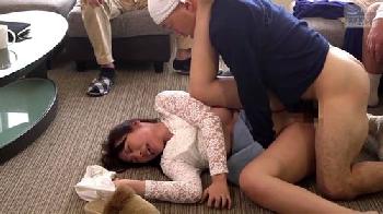 変態夫によってムラっと興奮した男達に差し出されたとても綺麗な人妻は完全に壊されます