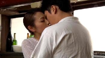 あまりにも性的欲求が強すぎるが故に様々な男達とSEXする背徳人妻