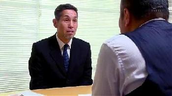 社長秘書のとても綺麗な人妻はカラダを求められると断れずに体液まみれの情熱的な狂おしいSEX