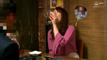 居酒屋で酔っ払っていた素人人妻をお持ち帰りしたらすんなり股を開いてくれた件