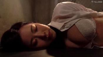 憧れていた先生と久しぶりに再会するとすぐに肉体関係を持ってしまうお姉さん