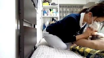 男性の訪問看護をしに行った美女ナースが胸を揉まれてスイッチオン