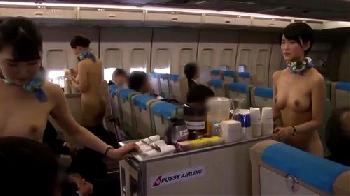 空の上で性的サービスどころか中出しまでさせてくれると大人気な航空会社