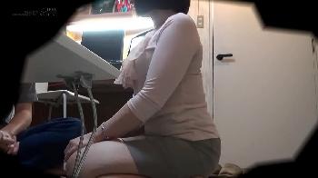 大人になってもいつまでも子供状態な息子に性的処理をする母親