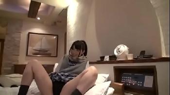 明るく朗らかな美少女女子校生をラブホテルで制服姿のまま種付けしたった