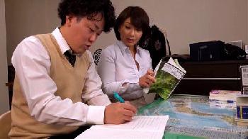巨乳人妻家庭教師は生徒の男に密着して勃起させセクロスな指導をし始めます