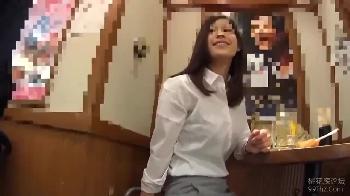 居酒屋で独り飲みしている素人女性会社員を口説いたらすんなり股を開いてくれた件