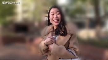 ロングヘアの美尻AV女優がプライベートで豹変!!自宅リビングで絶頂オーガズム騎乗位SEX!!