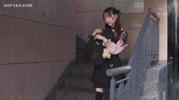 フェラチオチオから始まる激しいピストン性交SEX!!巨乳美女がホテルのベッドで連続昇天に達する!!